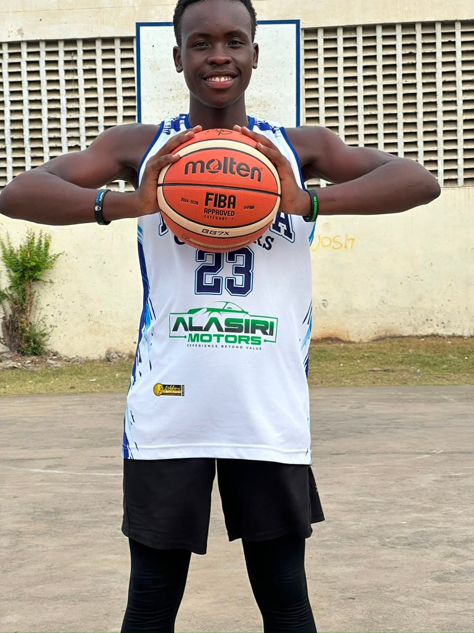 Makupa Clippers gallery moment 1