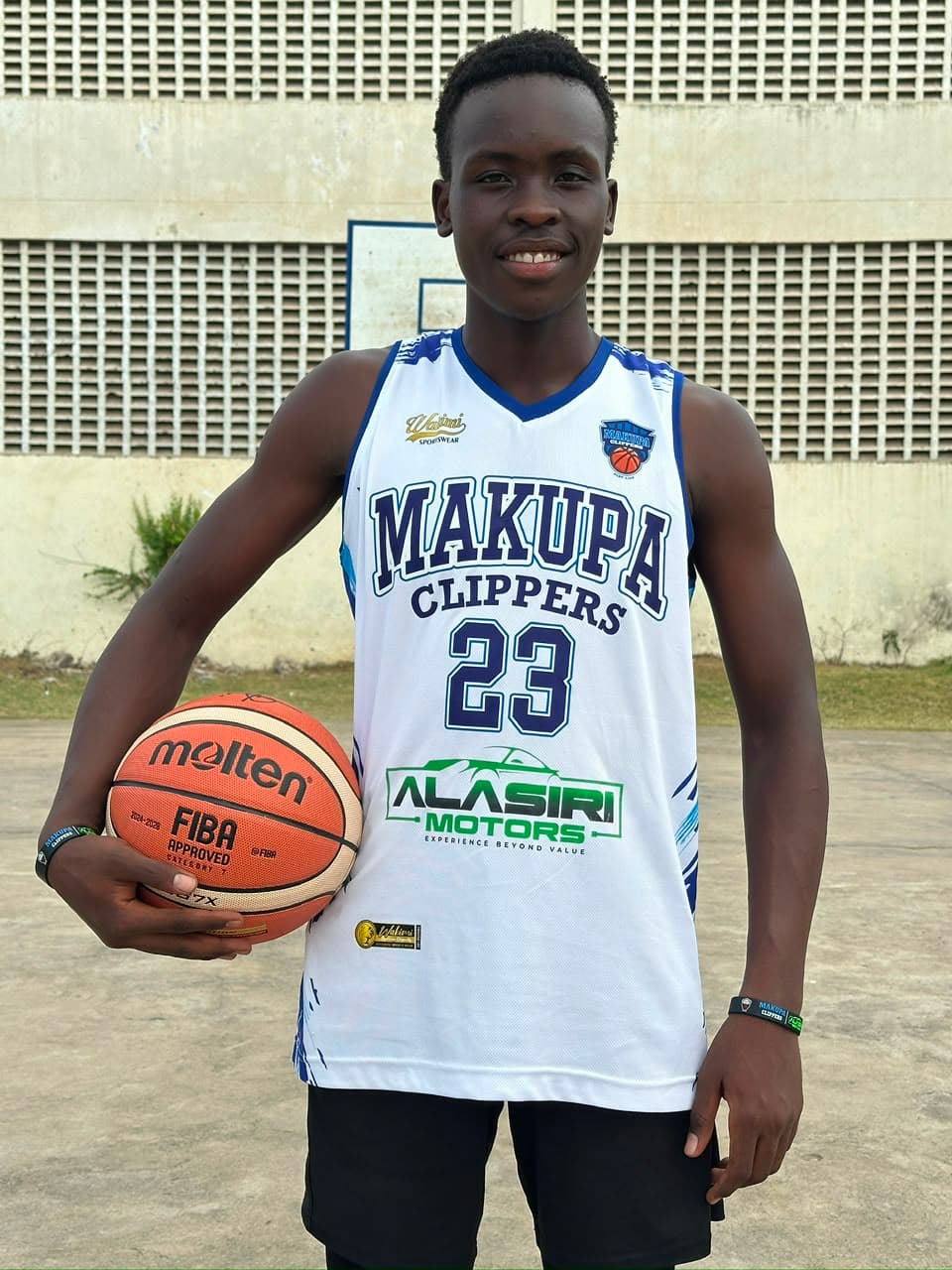 Makupa Clippers gallery moment 48